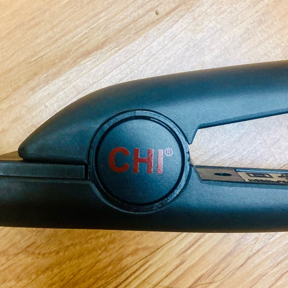 New 🌟 CHI Ceramic Plated Hair Straightener - Picture 4 of 6